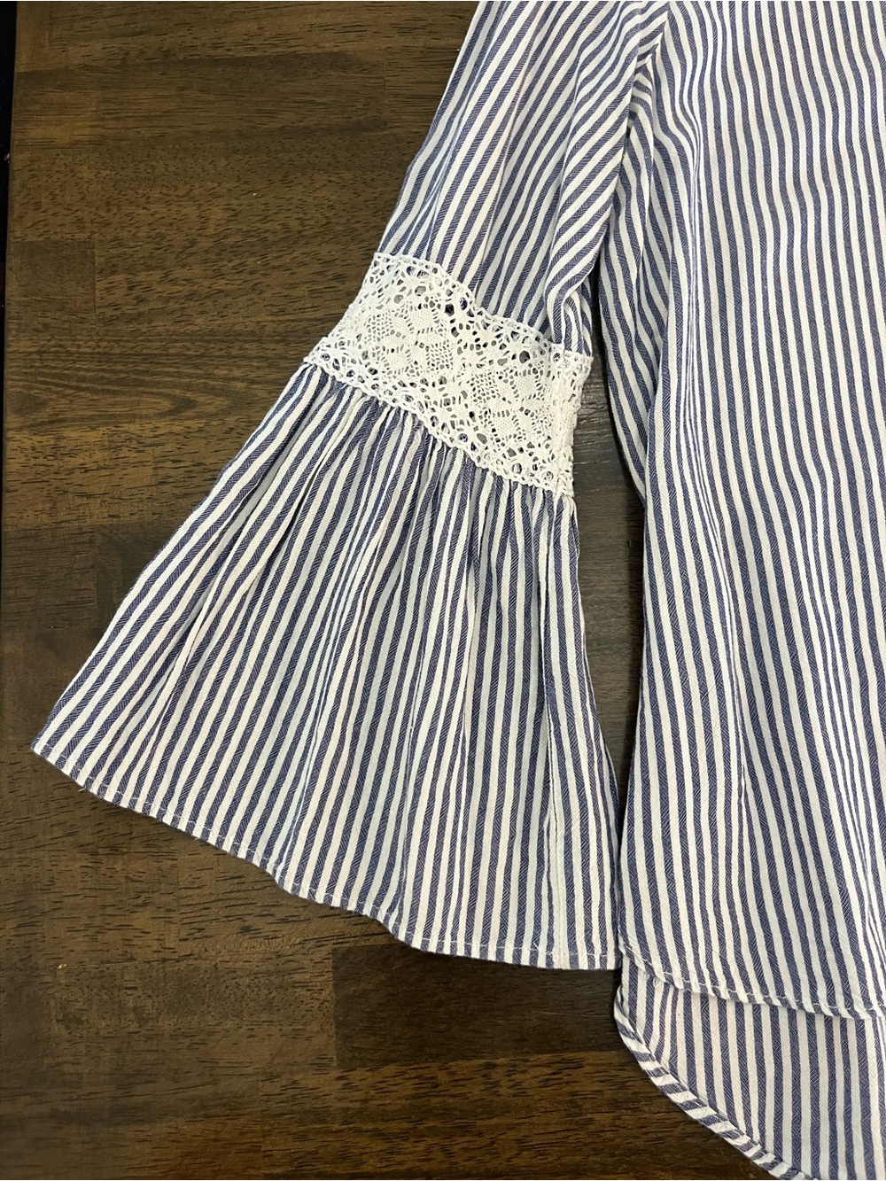 Jane & Delancey Striped Blue and White Lace-Trim Womens Flare Sleeves Top Medium - Picture 3 of 7